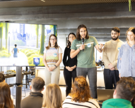 Tijdens het pitchmoment stel je het prototype voor aan een expertenjury.